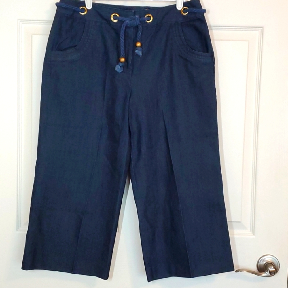Larry Levine Womens Capris with Rope Belt